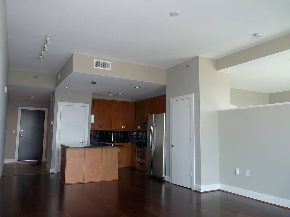 1st image of 333 W Trade St