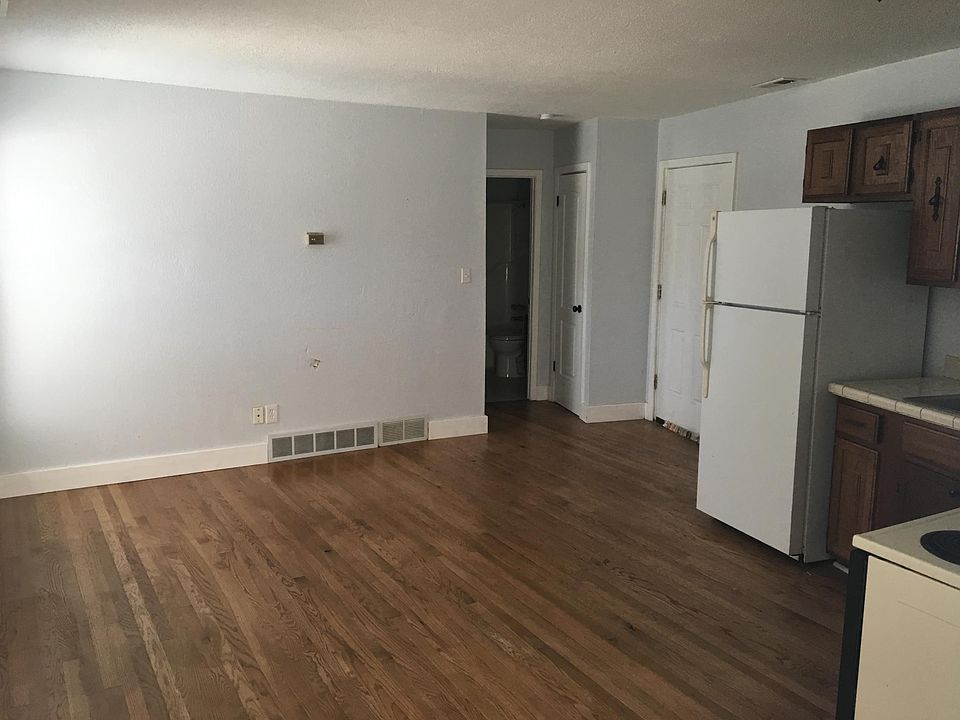 1st image of 700 Spruce St APT 4