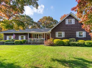 28 Narcissus Ln, Northport, NY 11768