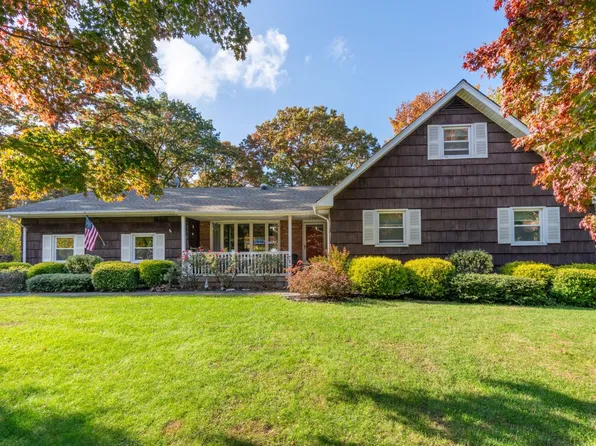 28 Narcissus Lane, Northport, NY 11768