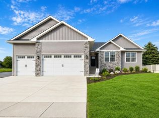 820 N Waveland Rd, Janesville, WI 53548