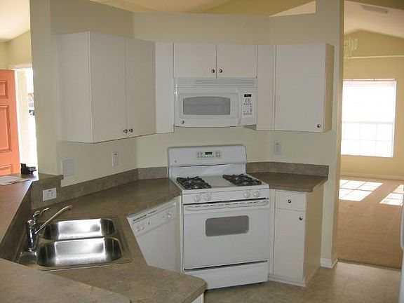 Spacious Open kitchen