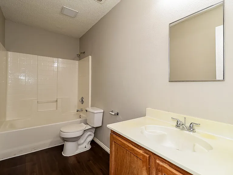 8737 Hunters Point Way — Photo 16