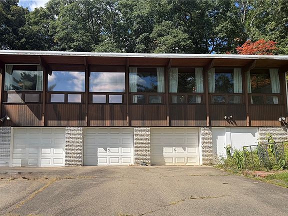 3rd image of 771 Larchmont Rd
