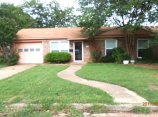 206 Alamo St, Mcgregor, TX 76657