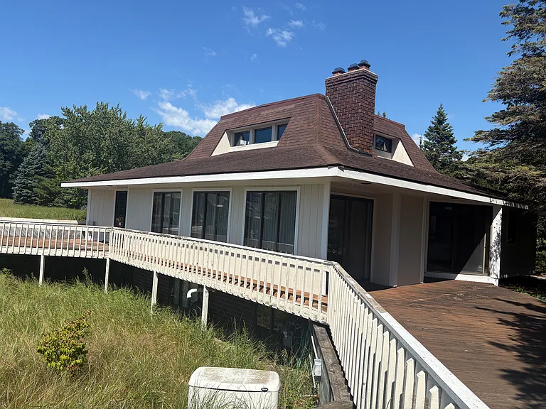 Waterfront Property 4 bed 2.5 bath with spectacular views
