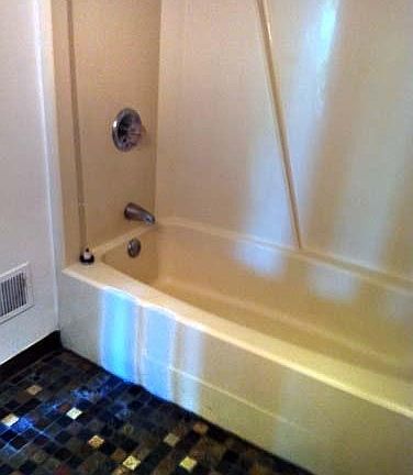 downstairs bath tub