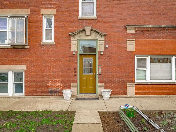 4th image of 844 Harvard St #3