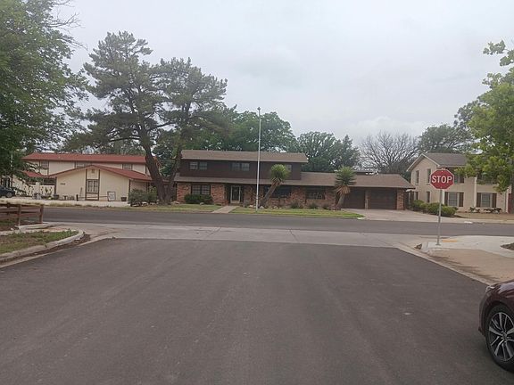 4th image of 1915 55th St
