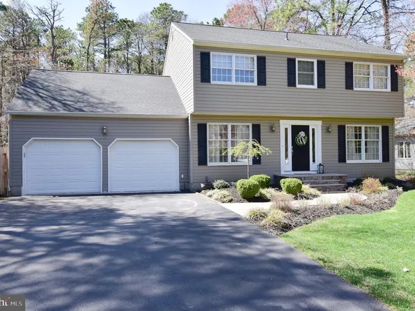 29 Little John Dr, Medford, NJ 08055