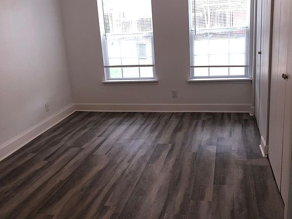 5th image of 10016 Woodtrail