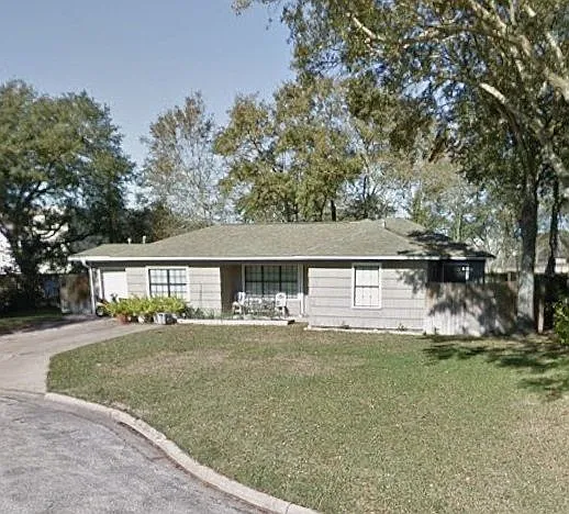 4 bed, 2.0 bath, 1588 sqft, $1,900 — Photo 3