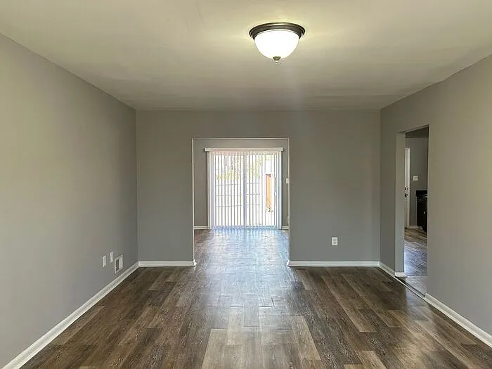 499 Berkshire Ct — Photo 11