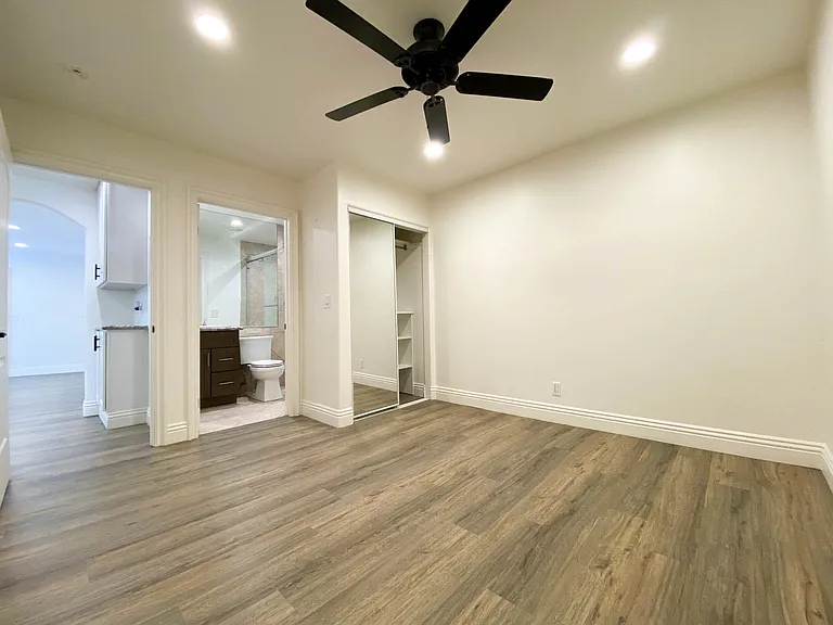 5513 Fulcher Ave #11 — Photo 12