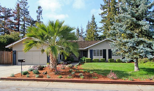 1st image of 240 Chateau Dr