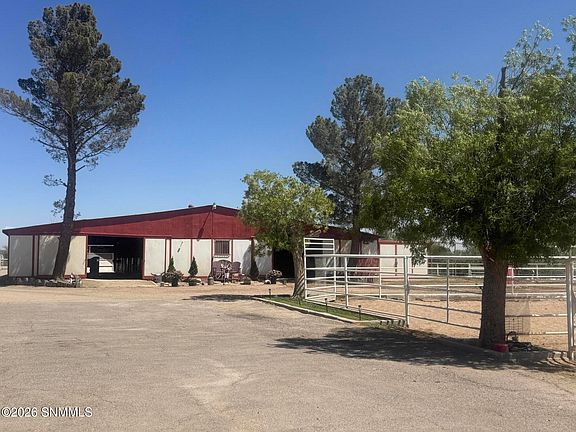 4th image of 608 Casad Rd