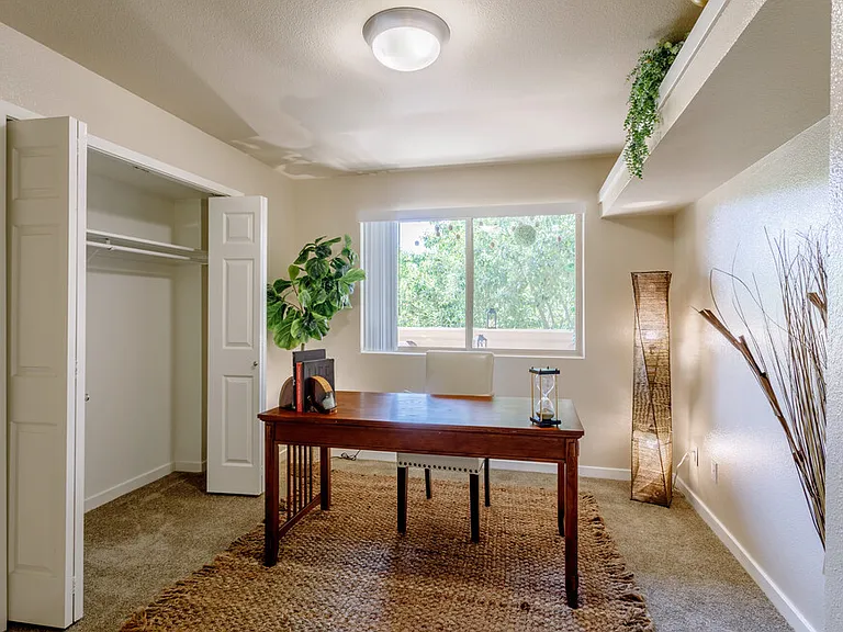 UTE CREEK APARTMENTS — Photo 28