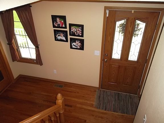 3rd image of 1406 Logan Ln