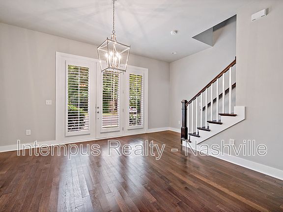 4th image of 416 Douglas Ave