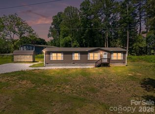 151 Field Sparrow Ln, Hendersonville, NC 28792