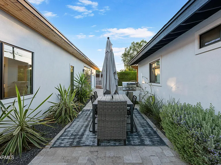 8614 E Highland Ave — Photo 42