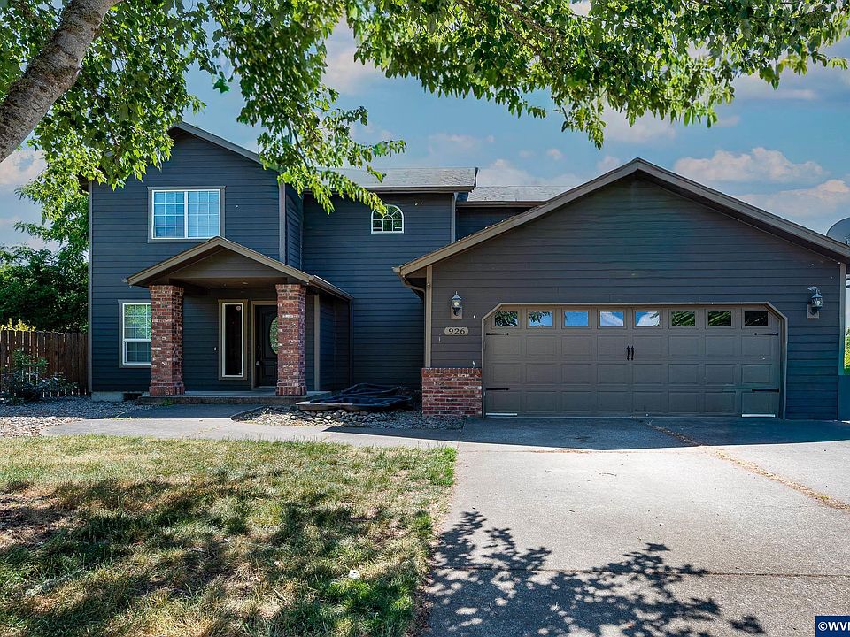 1st image of 926 Falcon Ct