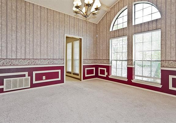 5th image of 18527 Michaelangelo Dr