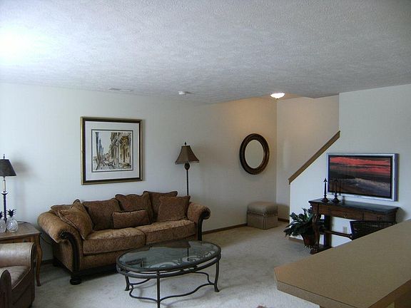 2nd image of 143 Meadowcreek Dr Unit H