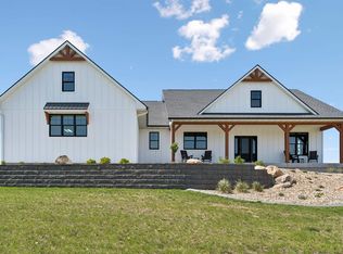7343 Wagner Rd, Cedar Falls, IA 50613
