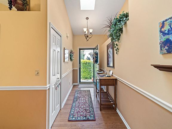 2nd image of 707 Meadow Stream Dr