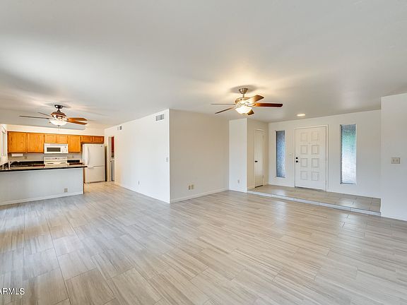 5th image of 15848 N 8th St