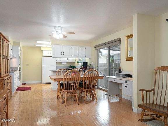 5th image of 3009 Redwood Way