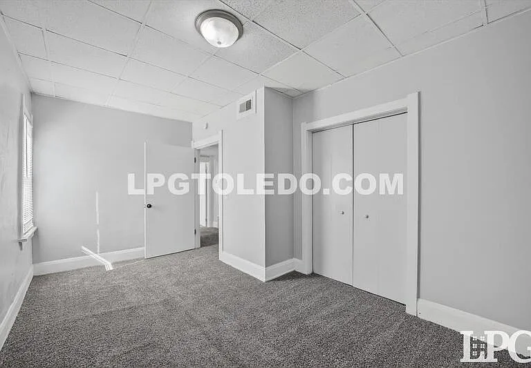1734 Arlington Ave — Photo 23