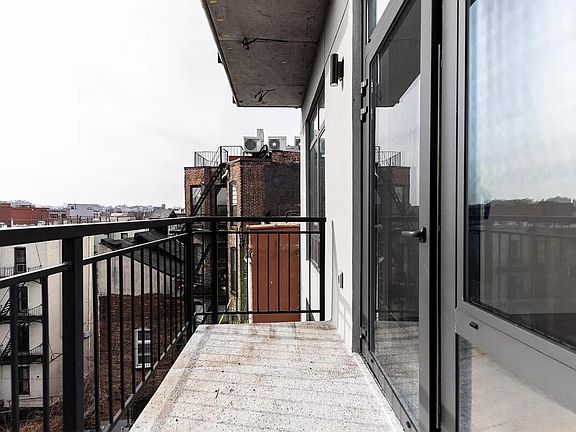 4th image of 420 Gates Ave #405