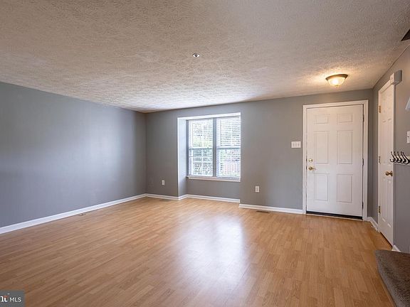 3rd image of 919 Jessicas Ln #15-BEL