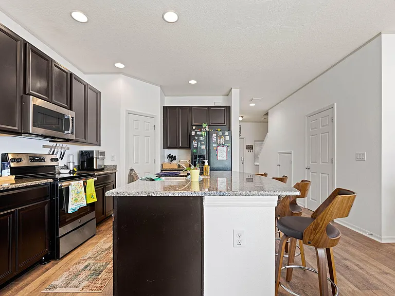 6917 Woodchase Glen Dr — Photo 10