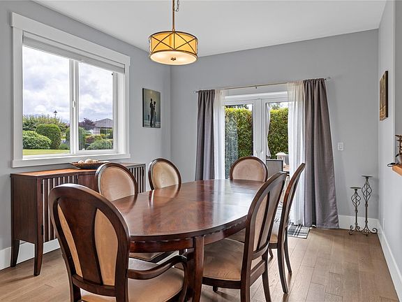 4th image of 679 Chelsea Pl