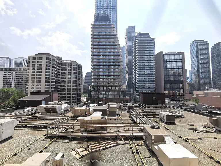 555 Yonge St #513 — Photo 21