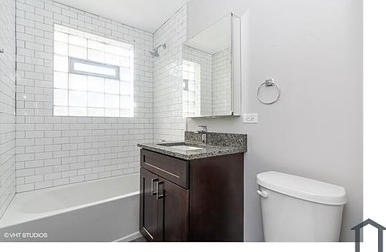 4th image of 6521 N Seeley Ave #2S