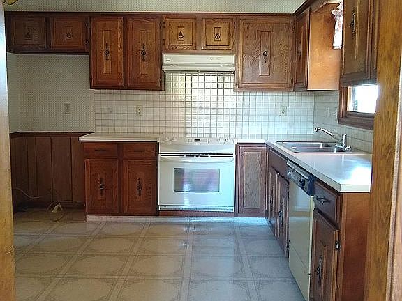5th image of 5625 Stonecliffe Ct