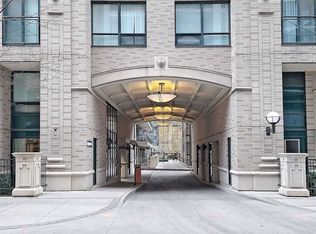 35 Hayden St #604, Toronto, ON M4Y 3C3