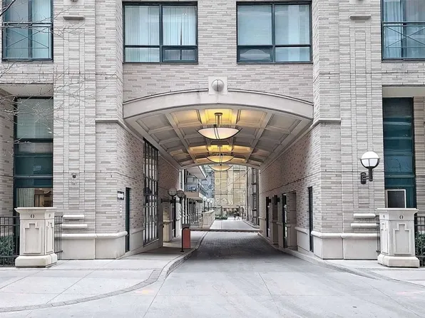 35 Hayden St, Toronto, ON