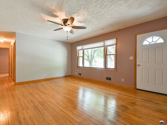 2nd image of 1110 Rosewood Dr