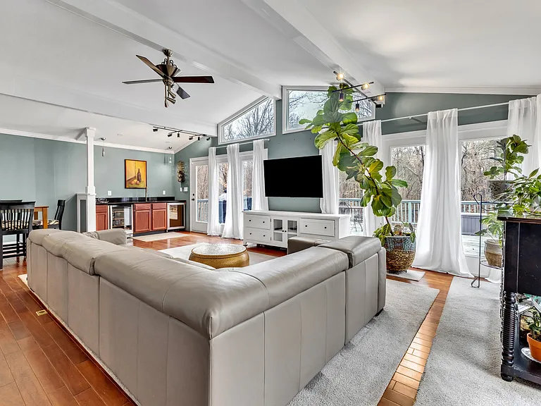 1126 Trailwood Dr — Photo 47