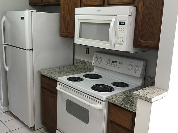 4th image of 465 Crabapple Ct APT 1B