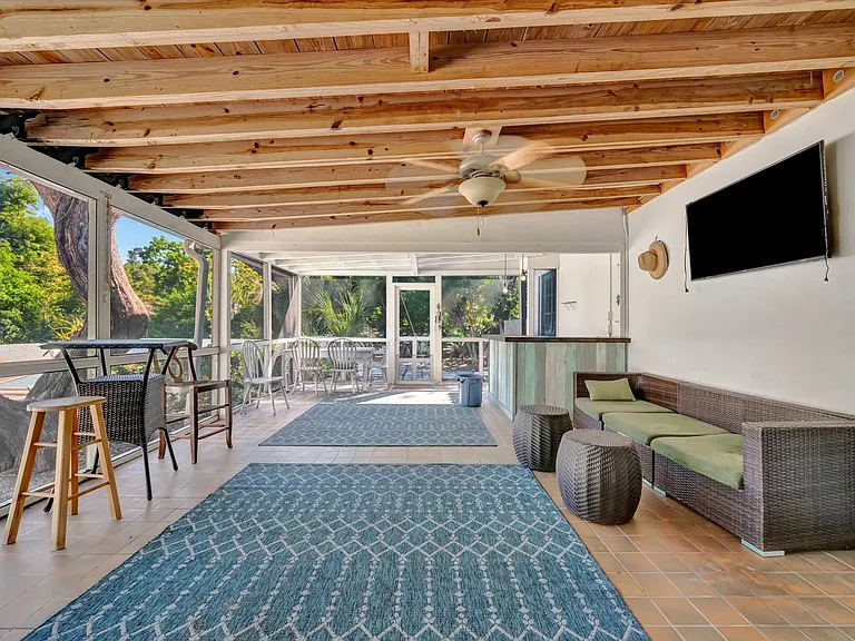 4237 Higel Ave — Photo 37