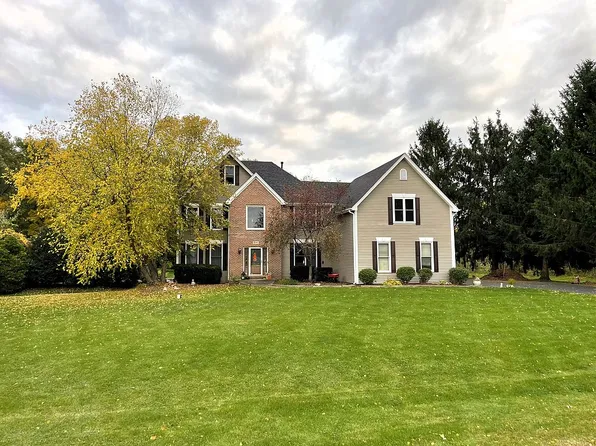 3688 Tamarack Cir, Crystal Lake, IL 60012