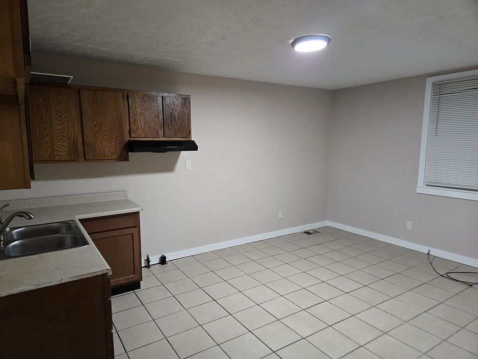 1st image of 2307 Greenwood Ave