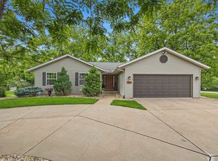 1297 N Forrest Dr, Metamora, IL 61548