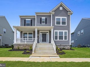 689 Lord Fairfax St, Charles Town, WV 25414